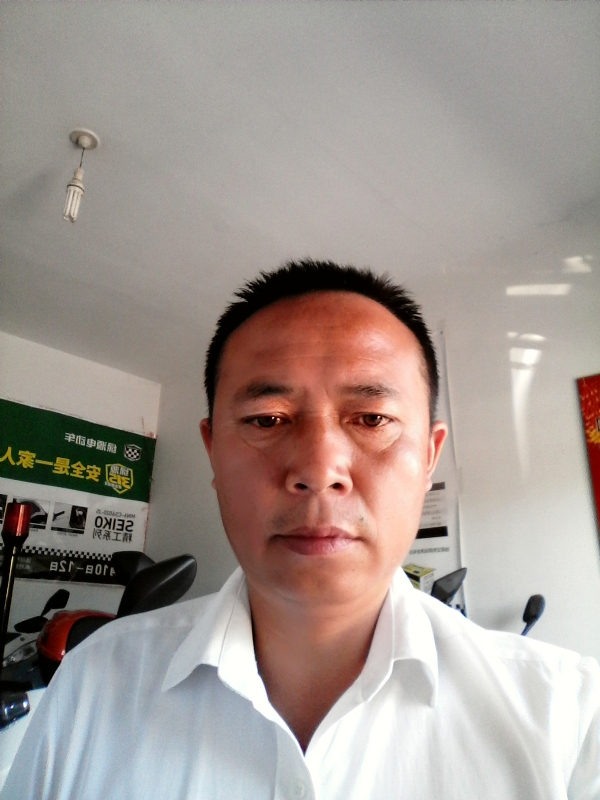 左手的第一张照片--东莞相亲服务中心