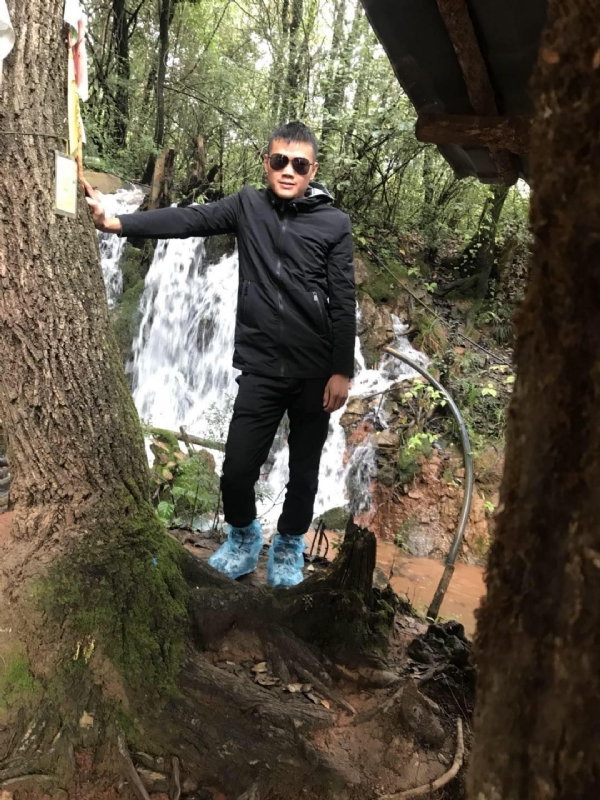 譕忄的第一张照片--东莞相亲服务中心