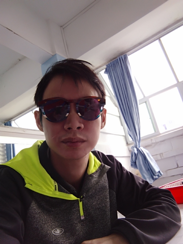 五华移民男的第一张照片--东莞相亲服务中心