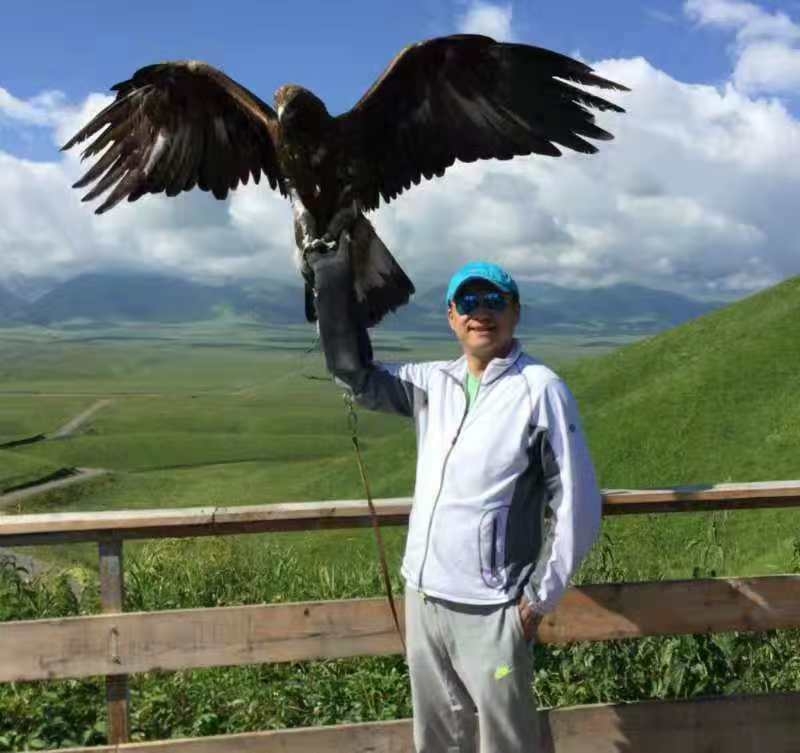 怀抱清风的第一张照片--东莞相亲服务中心