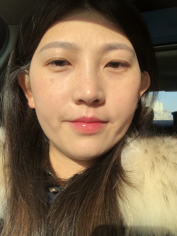 轻闭双眼的第一张照片--东莞相亲服务中心