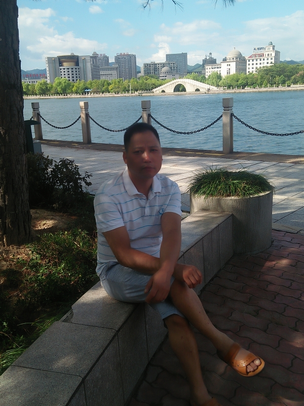 尹力的第一张照片--东莞相亲服务中心