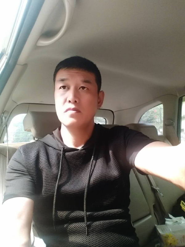 深爱的疯子的第一张照片--东莞相亲服务中心