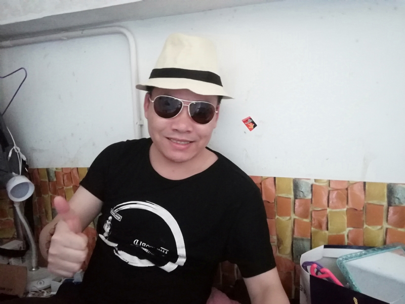 艰难爱情的第一张照片--东莞相亲服务中心