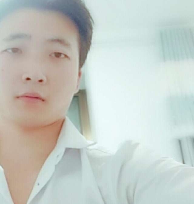 华英雄的第一张照片--东莞相亲服务中心