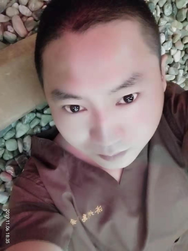 红枫叶的第一张照片--东莞相亲服务中心