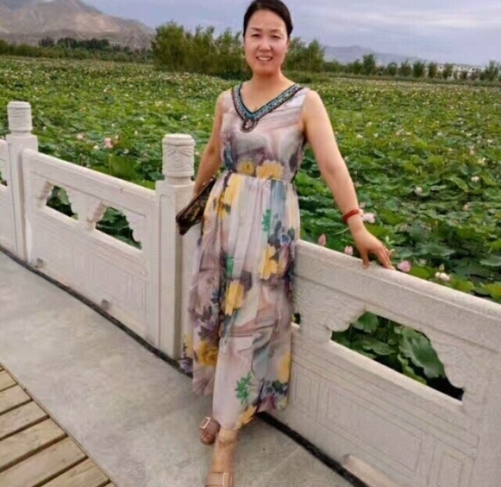 红叶的第一张照片--东莞相亲服务中心