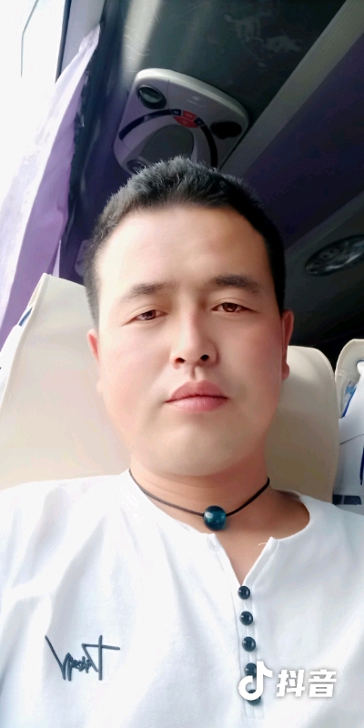 瞬间被爱上的第一张照片--东莞相亲服务中心