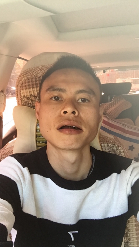 小何的第一张照片--东莞相亲服务中心