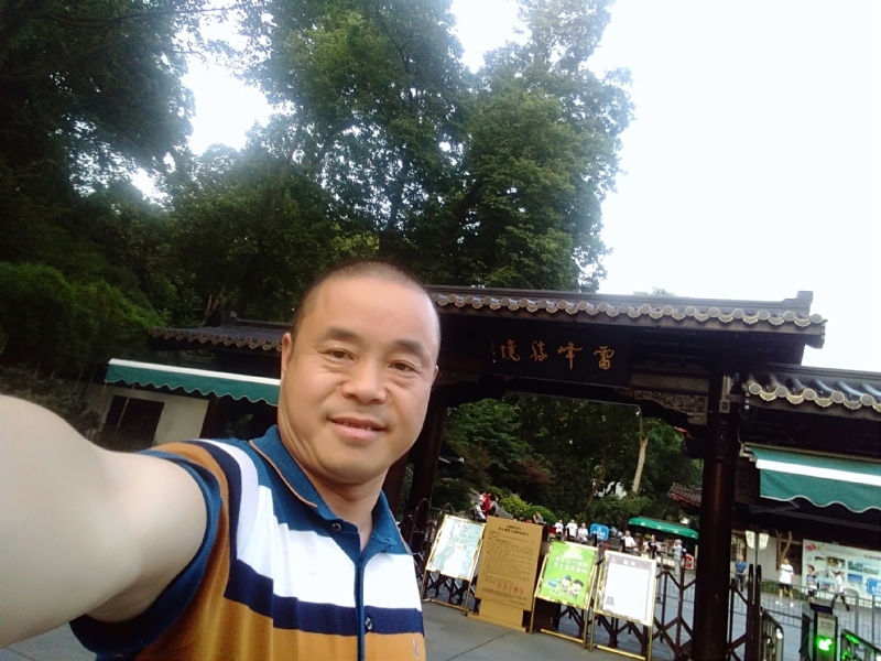 夏雨晨紫的第一张照片--东莞相亲服务中心