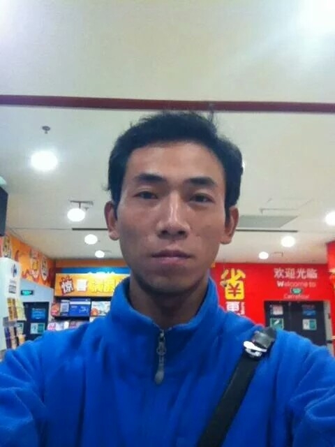 青草地溪水边的第一张照片--东莞相亲服务中心