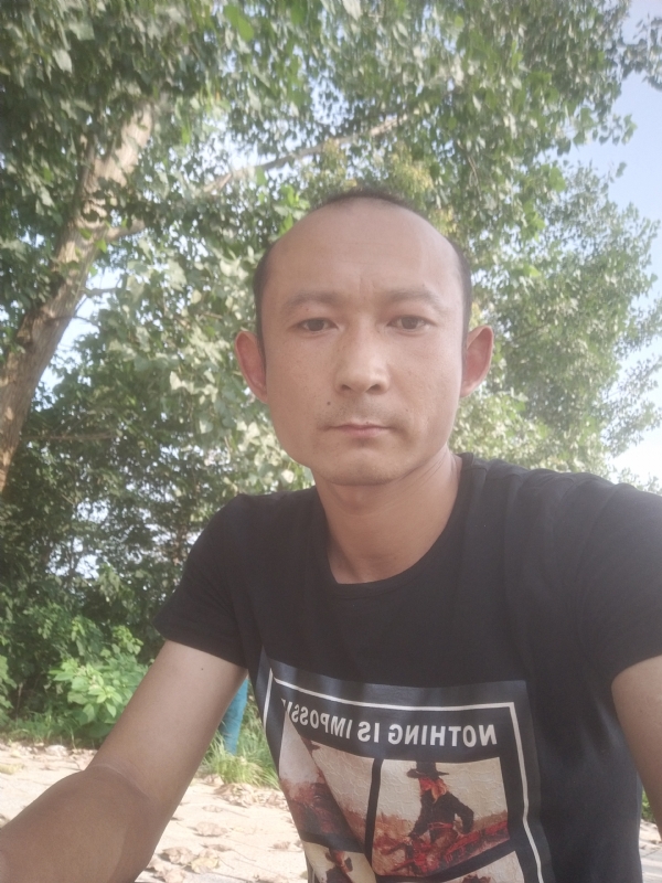 80大叔的第一张照片--东莞相亲服务中心