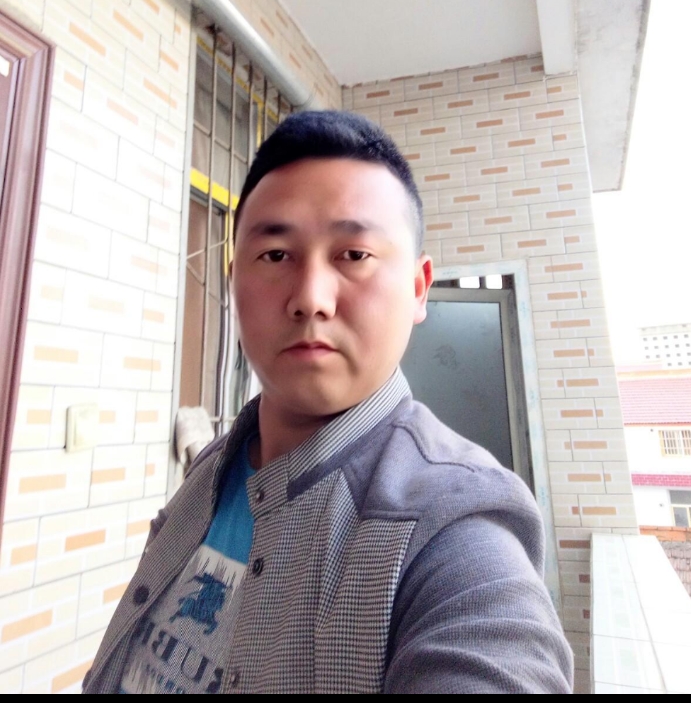 帅帅的大叔的第一张照片--东莞相亲服务中心