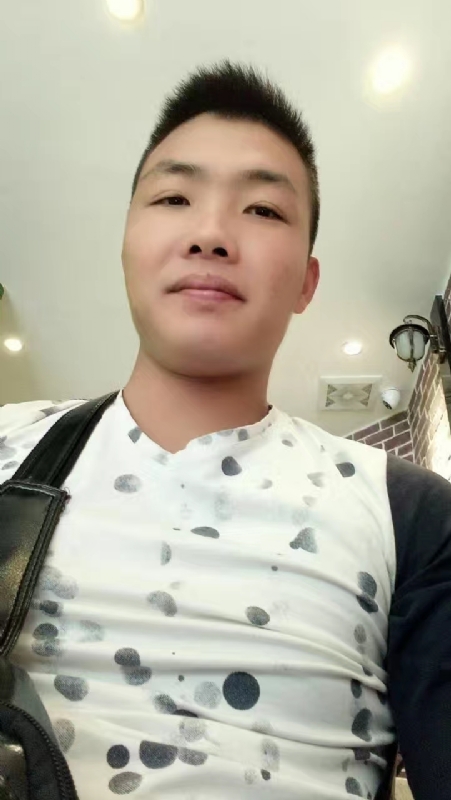 吃生蚝的小乖乖的第一张照片--东莞相亲服务中心