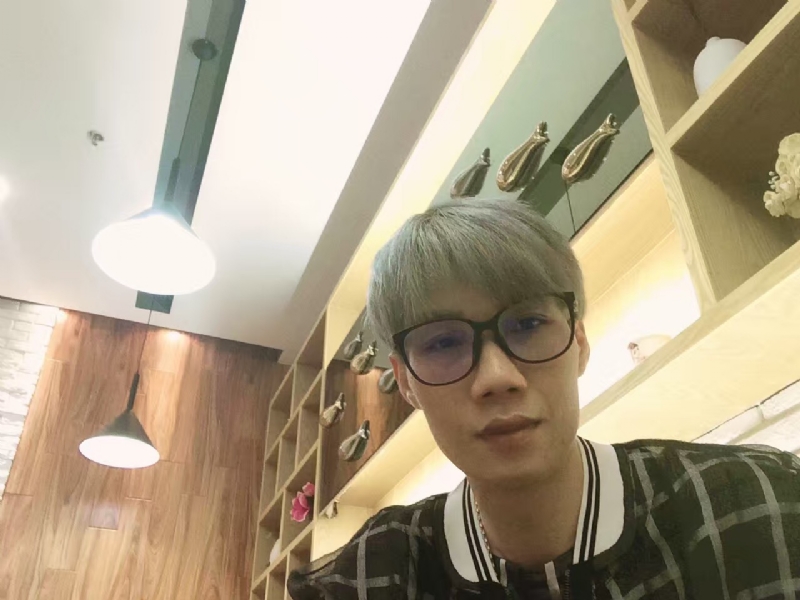 黄峰的第二张照片--东莞相亲服务中心