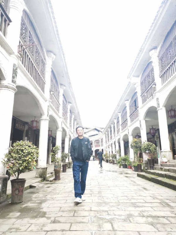 斌哥哥的第一张照片--东莞相亲服务中心