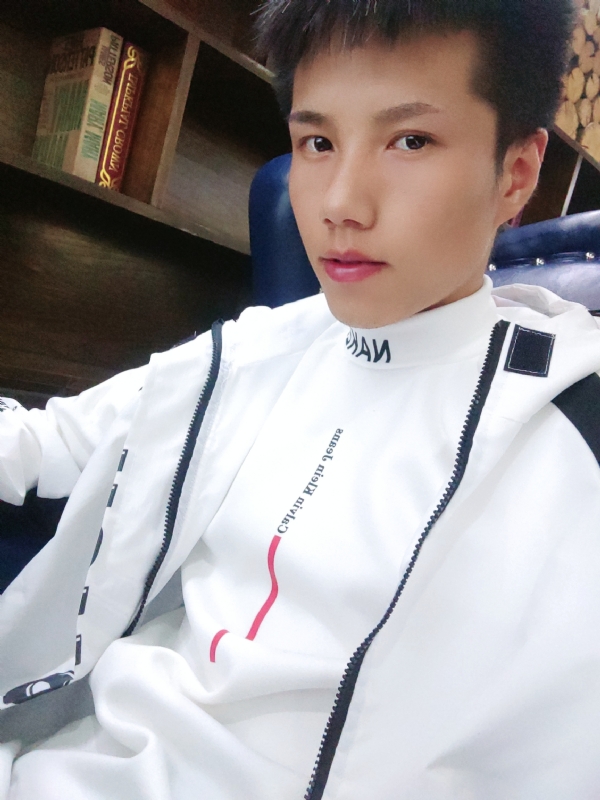 梁辞的第二张照片--东莞相亲服务中心