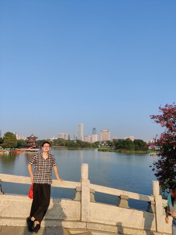 萍水相逢晏的第一张照片--东莞相亲服务中心