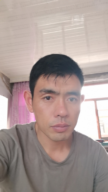 小草莓1981的第一张照片--东莞相亲服务中心