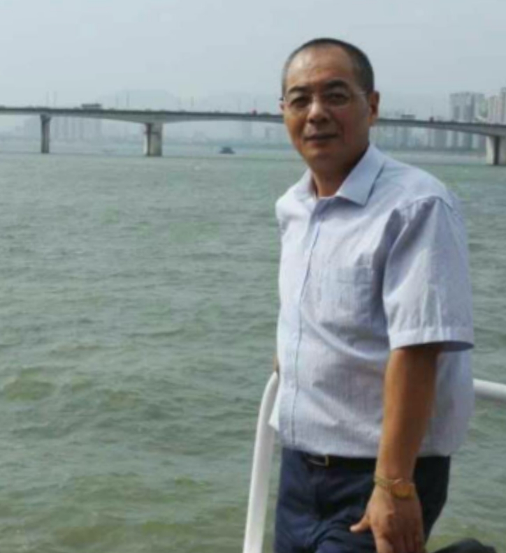 辛民的第二张照片--东莞相亲服务中心