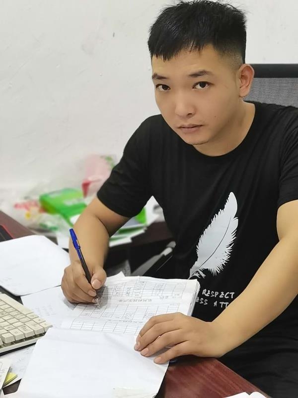 寻找另一伴的第一张照片--东莞相亲服务中心