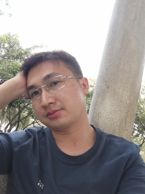 不如随风的第一张照片--东莞相亲服务中心