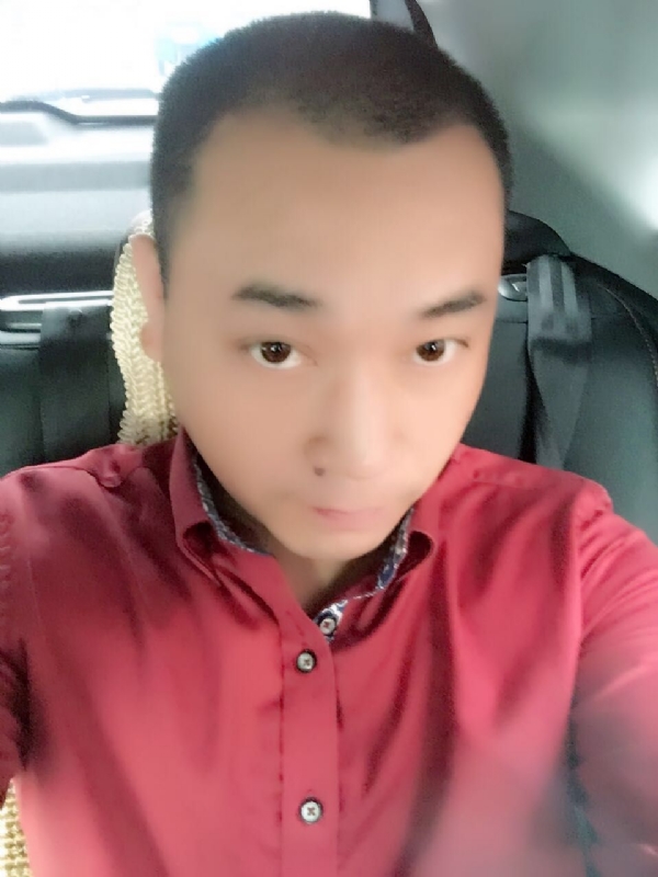 在一个路口等的第一张照片--东莞相亲服务中心