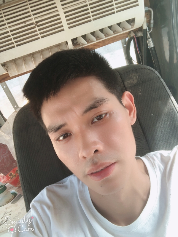 小董的第一张照片--东莞相亲服务中心