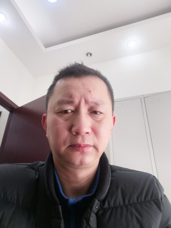 相视而笑的第一张照片--东莞相亲服务中心