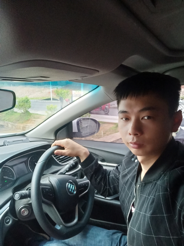 宇的第二张照片--东莞相亲服务中心