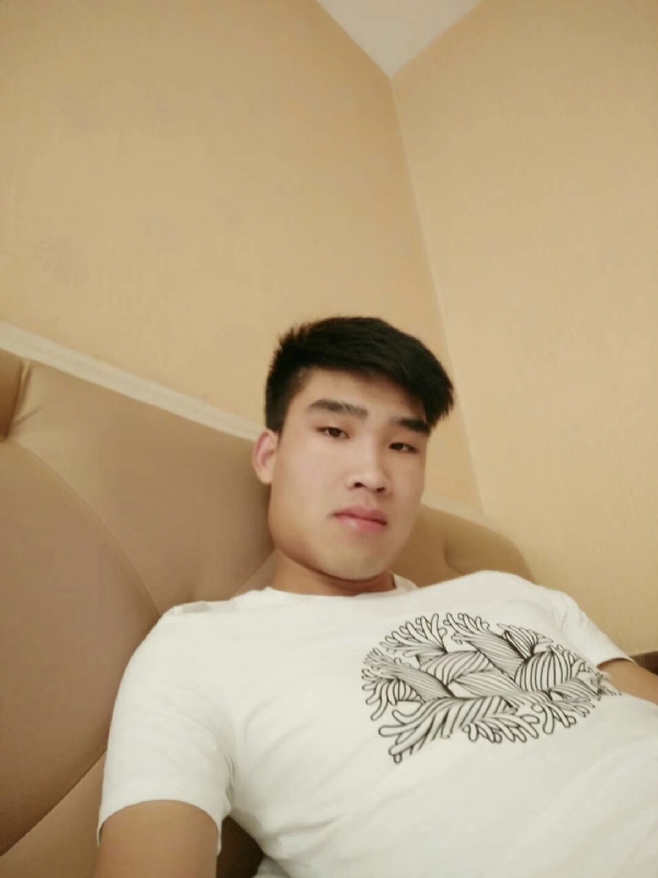 谁不曾孤单上路的第一张照片--东莞相亲服务中心