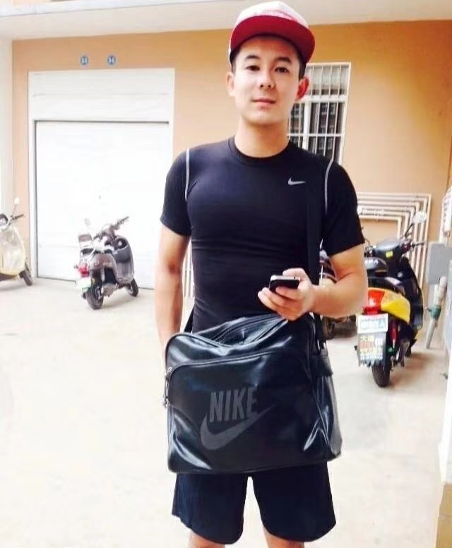 花花是只狗的第一张照片--东莞相亲服务中心