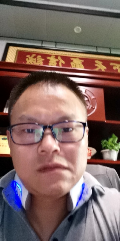 模具工匠的第一张照片--东莞相亲服务中心