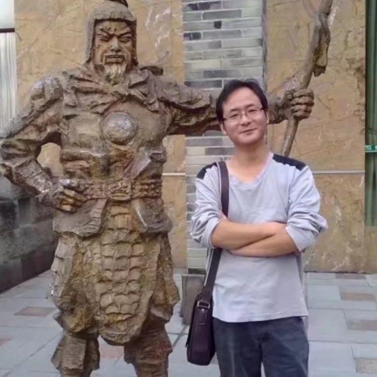 孤狼的第三张照片--东莞相亲服务中心