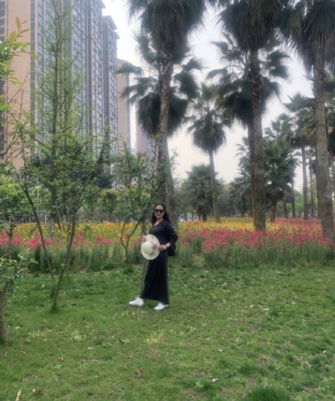 粉墨登场的第一张照片--东莞相亲服务中心