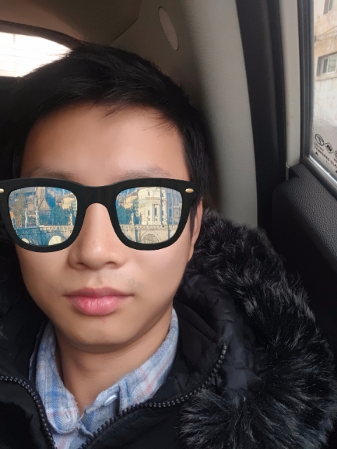 请问揉揉头的第一张照片--东莞相亲服务中心