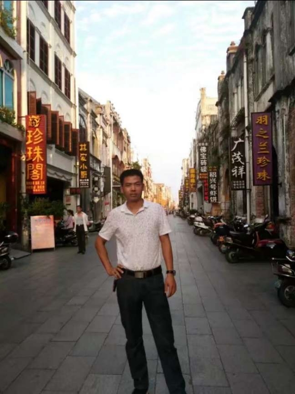 爱生活爱健康的第一张照片--东莞相亲服务中心