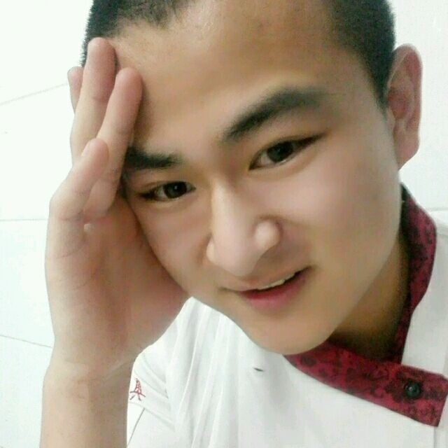 人潮拥挤的第一张照片--东莞相亲服务中心