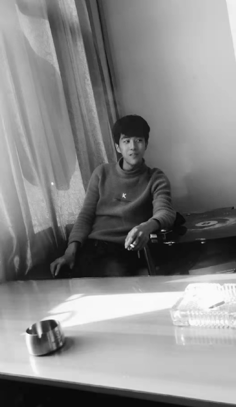 酷似小丑的第二张照片--东莞相亲服务中心