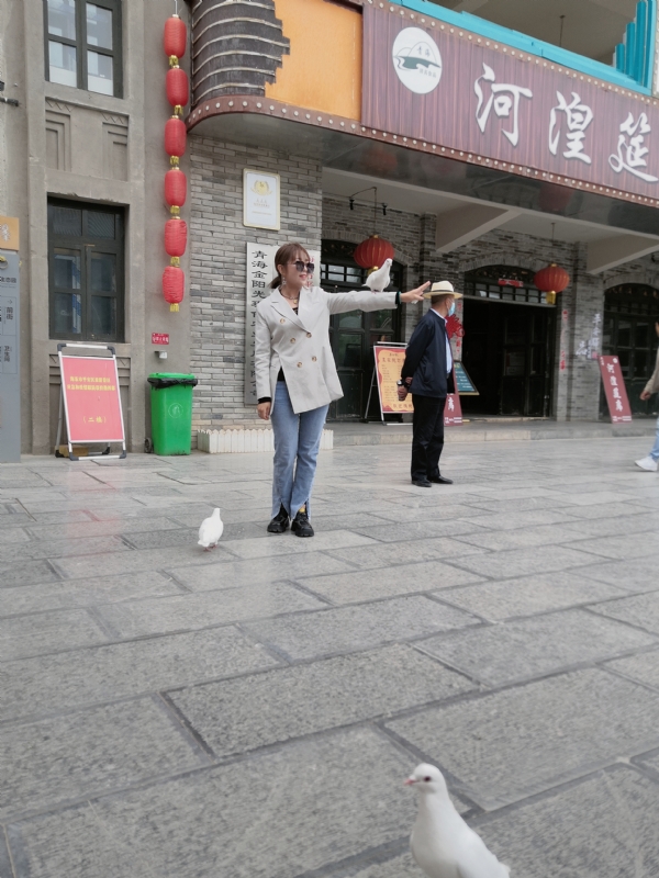 艳艳的第一张照片--东莞相亲服务中心