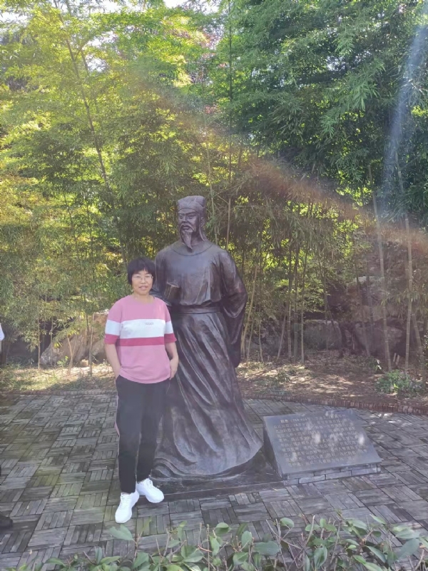 秋天的菊花的第一张照片--东莞相亲服务中心