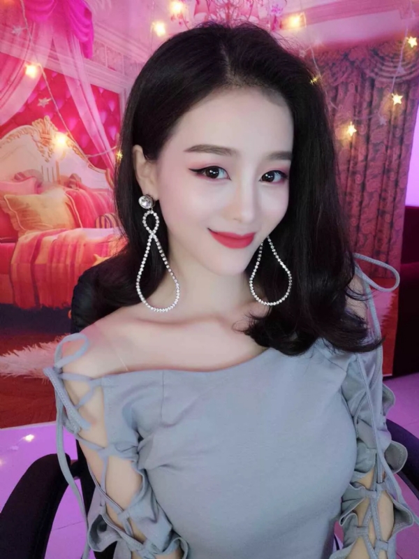 Cici的第三张照片--东莞相亲服务中心