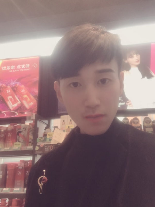 唯美的爱情故事的第一张照片--东莞相亲服务中心