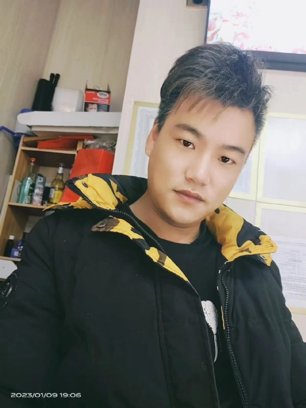 孤酒枕愁眼眠的第一张照片--东莞相亲服务中心