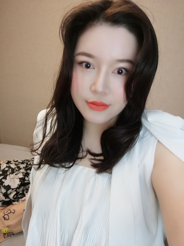 璐璐的第一张照片--东莞相亲服务中心