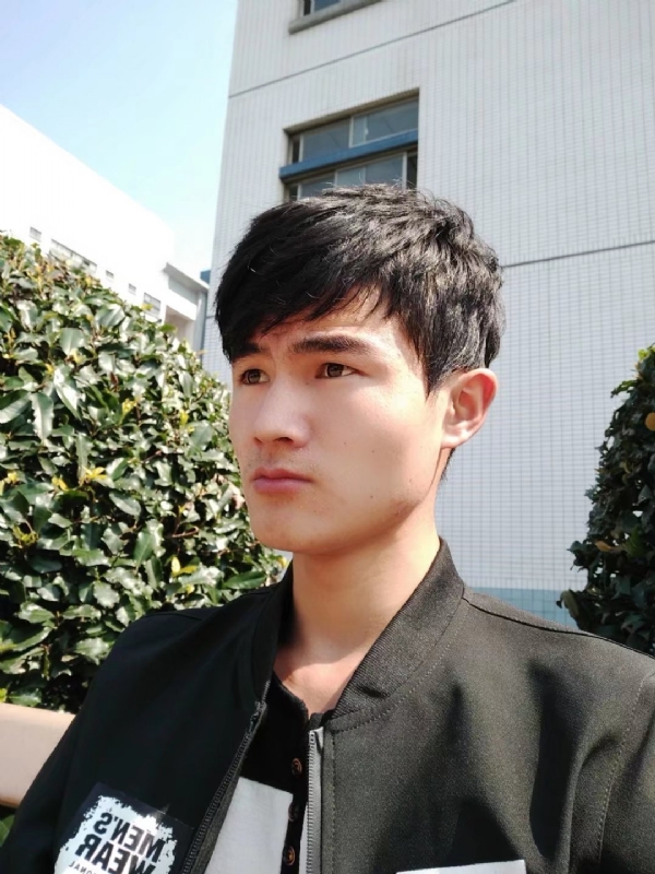 阳光男孩的第四张照片--东莞相亲服务中心