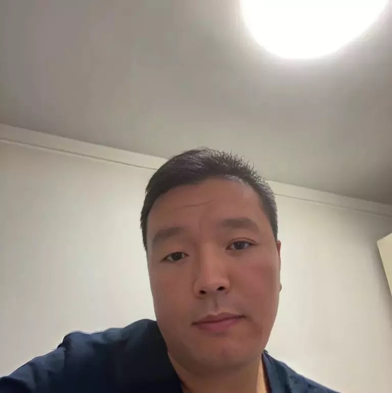 穿唐装的松鼠的第一张照片--东莞相亲服务中心