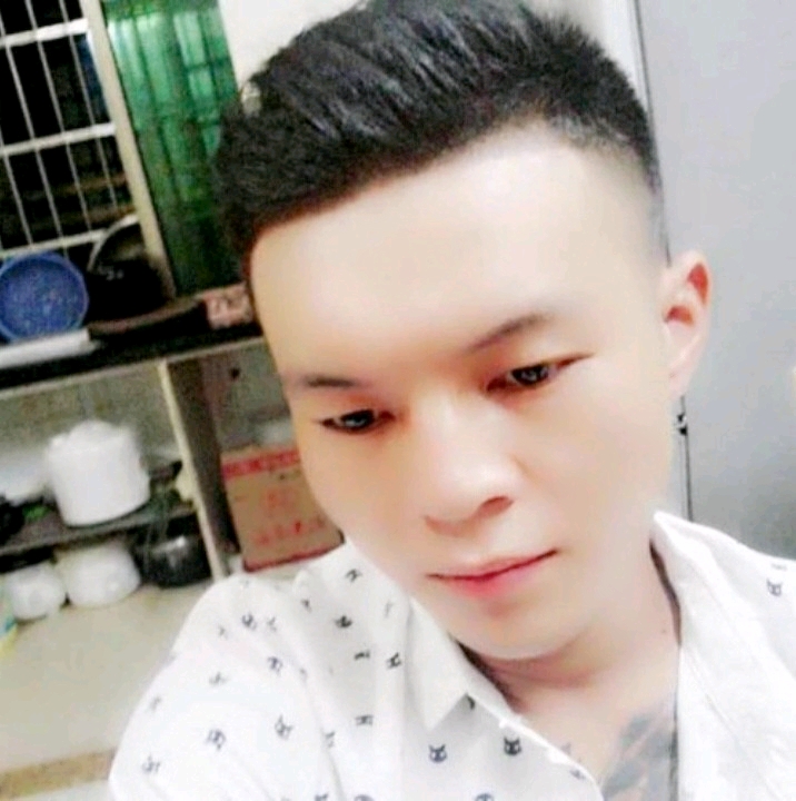 子龙的第一张照片--东莞相亲服务中心