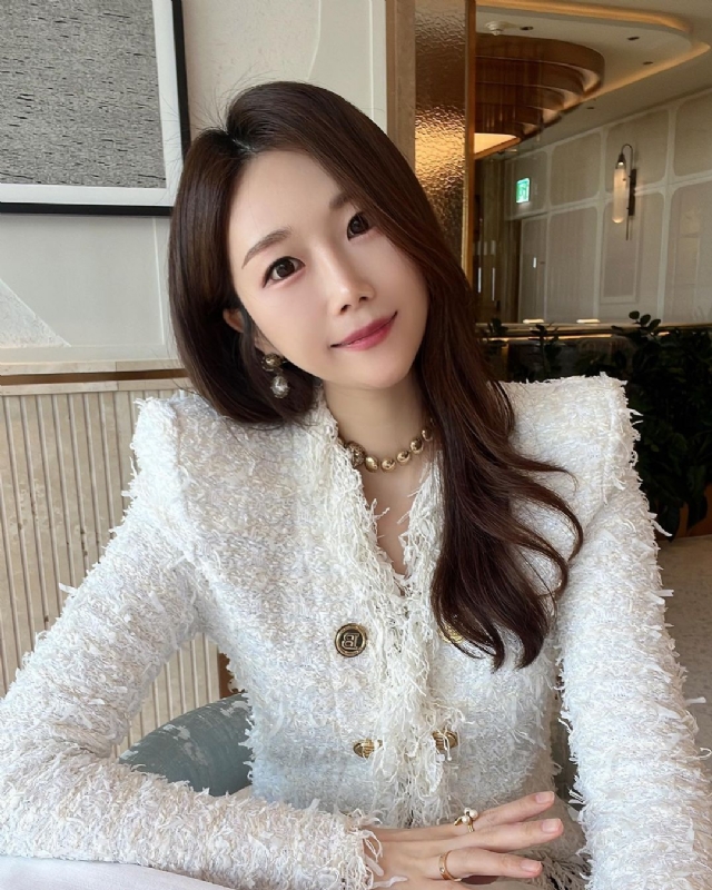 惠然的第一张照片--东莞相亲服务中心