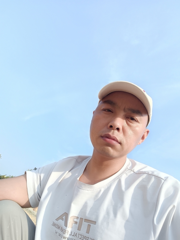 哥哥的第一张照片--东莞相亲服务中心